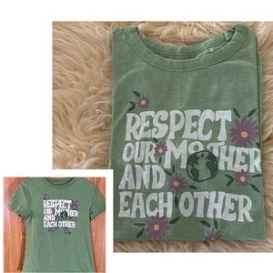 🌼 ‘Earth Day’ Green Crew Tee Shirt Top